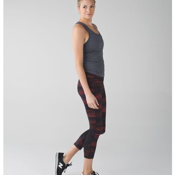lululemon athletica Pants - Lululemon Pace Rival Crop Twisted Dune Alarming Black size 6